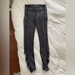 Lululemon black herringbone print leggings, size 4